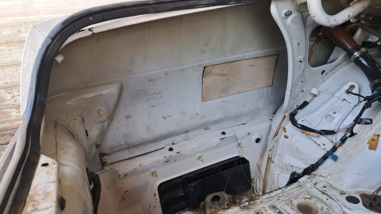 تبارك الرحمن 
بطه فصل لؤلؤي مديل 1994 كفاله كص ونقل وضربه مكينه كير 2500مكفولات دواخل جديده سنويه 30رقم دولي تخم تاير حداده كهربائيات كلها شغاله سياره جاهزه خير من الله السعر مناسب$ 46وبيها مجال للشراي الاتصال ***********مكان البصره المدينه بني منصور
