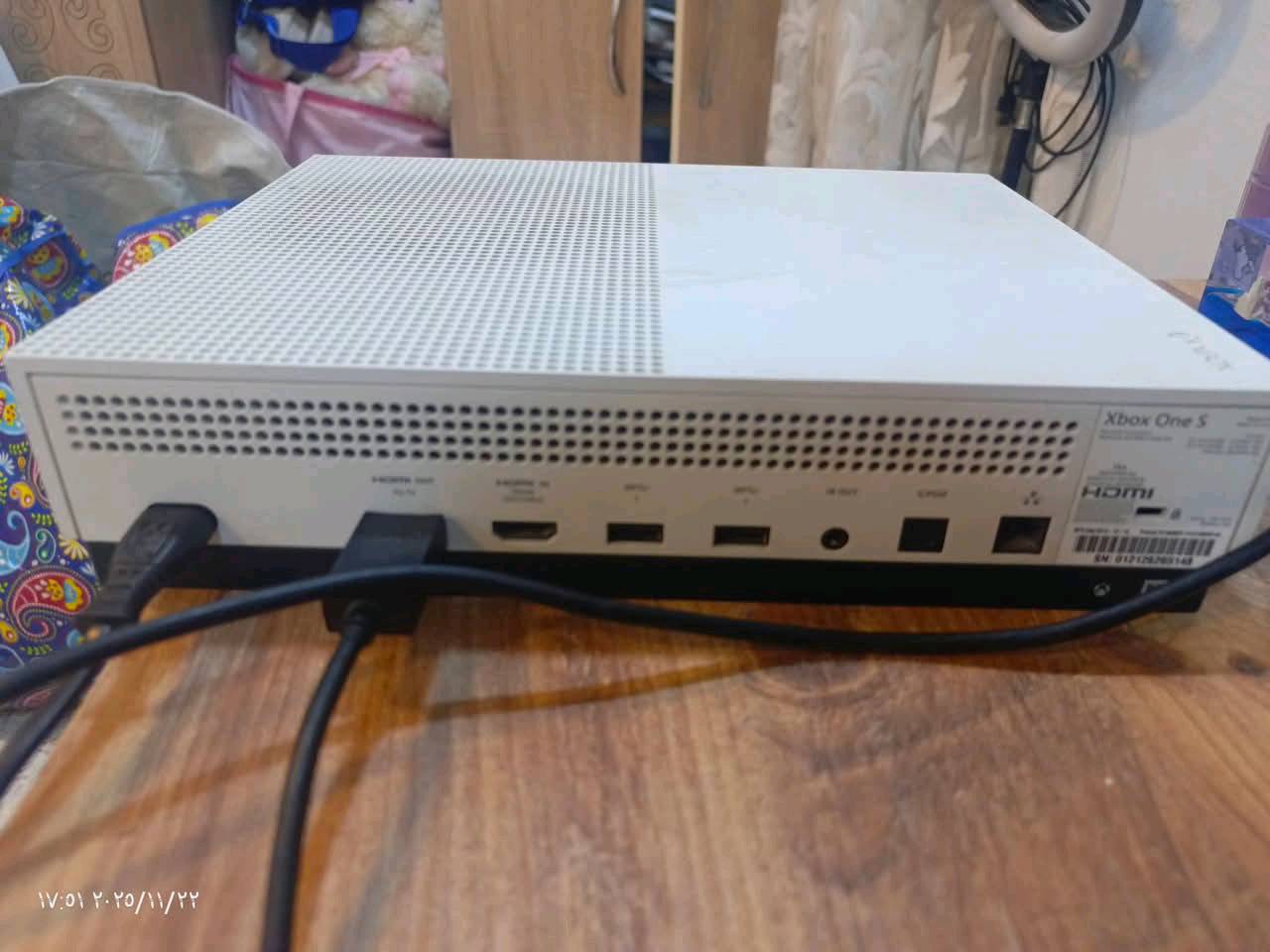  xbox one s
لوك ستيكر  
دبل جوستيك 
دركسون p30 pro فره ونص 
نضافه ١٠٠ 
٥ العاب مملوكه 