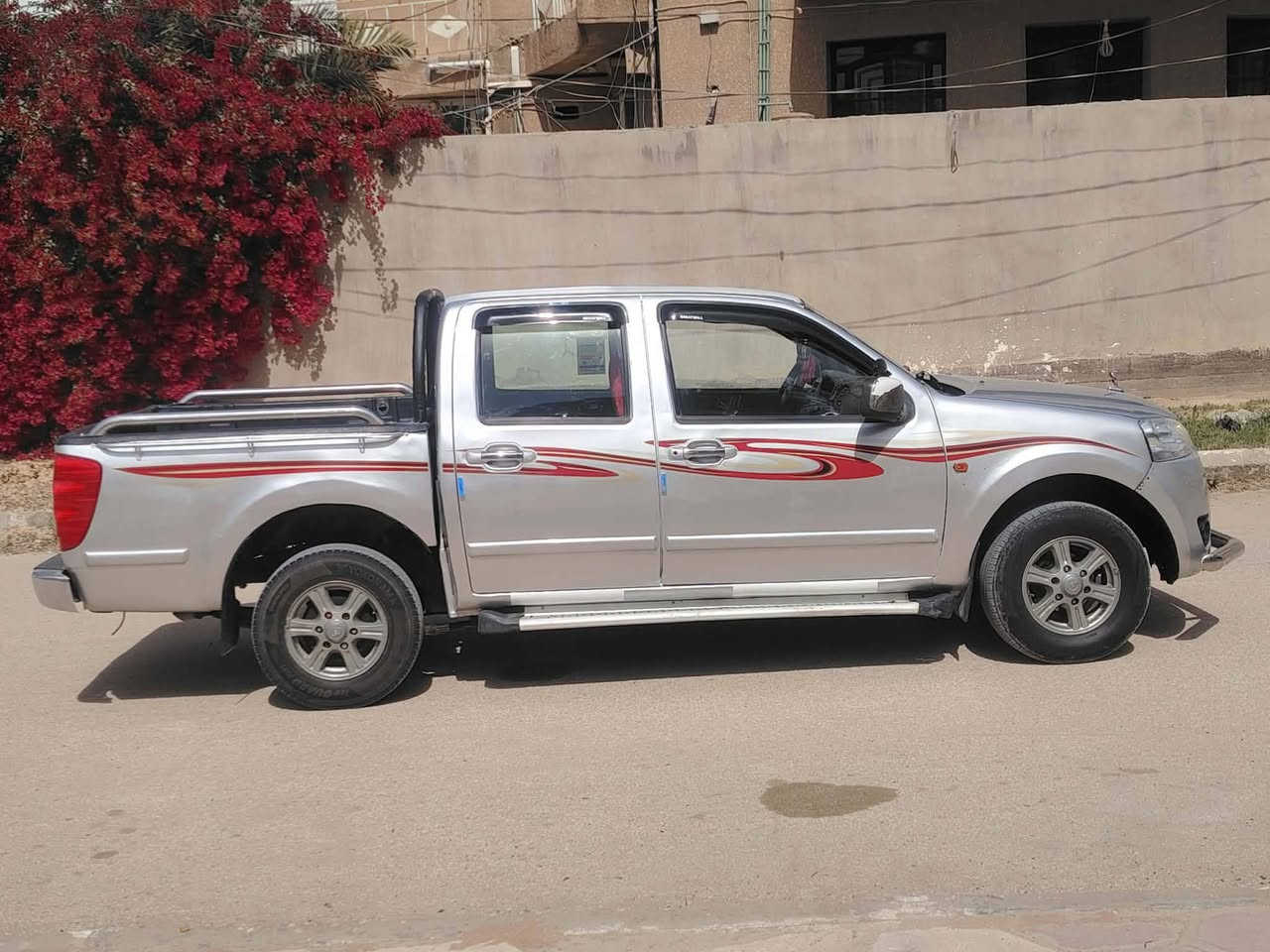 السلام عليكم بيكم كريت وويل 2013مكفوله من الضربه والتبديل سياره حلوه مال جناي جاهزه برغي ماعايزه رقمه قادسيه سنويه مجدده 29داخله هزاز السعر 55وبيها مجال الاتصال *********** مكان نجف
