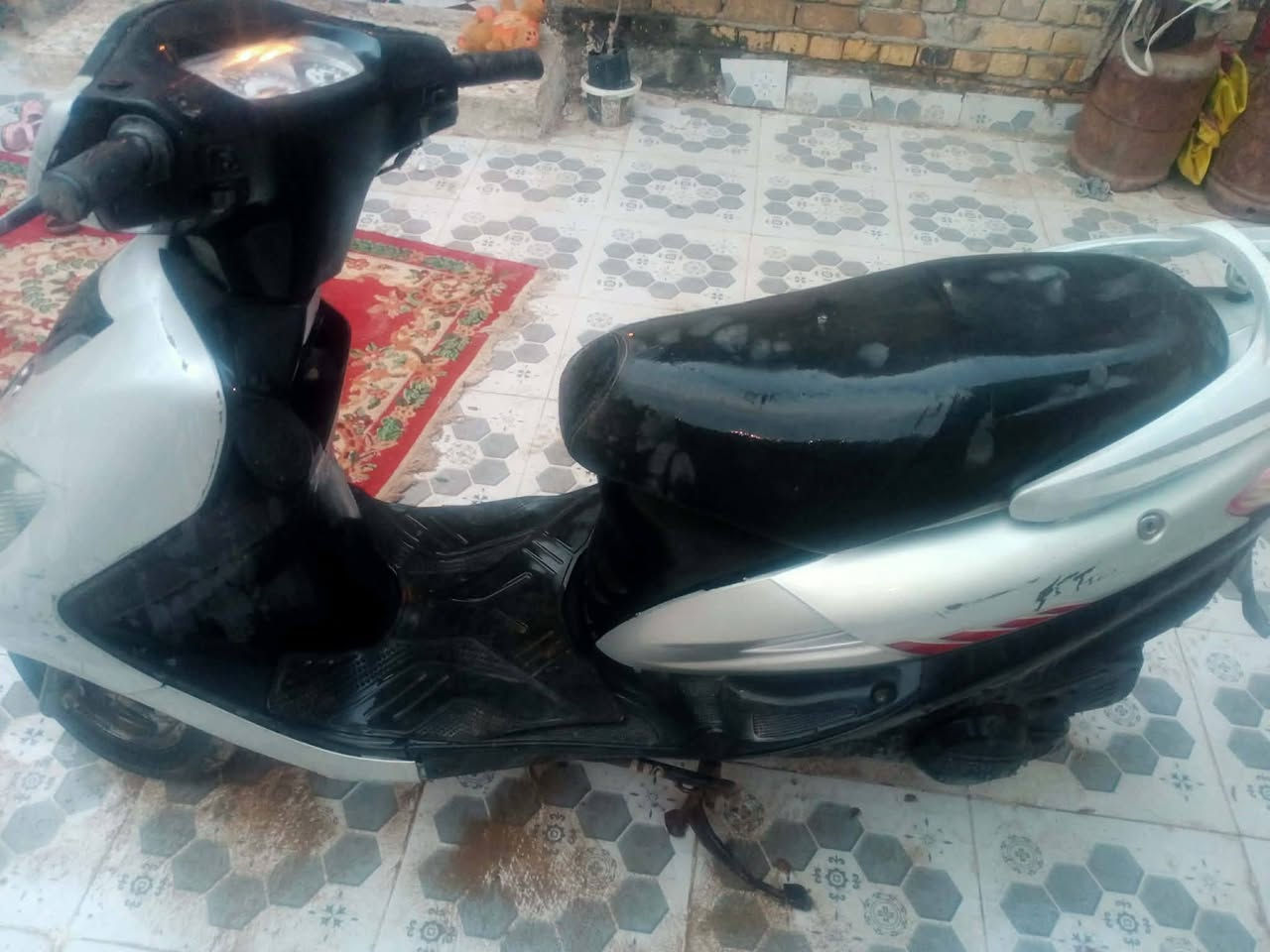 سلام عليكم دراجه سيام دراجه حلوه عطلانه ومتروكه شي ع شي خمسين الف ترجع صاحيه وتكفيك عمر للجناي سعره 60الف وبيه مجال وعلي مو سعره بس متوازي خاص مفتوح ***********
