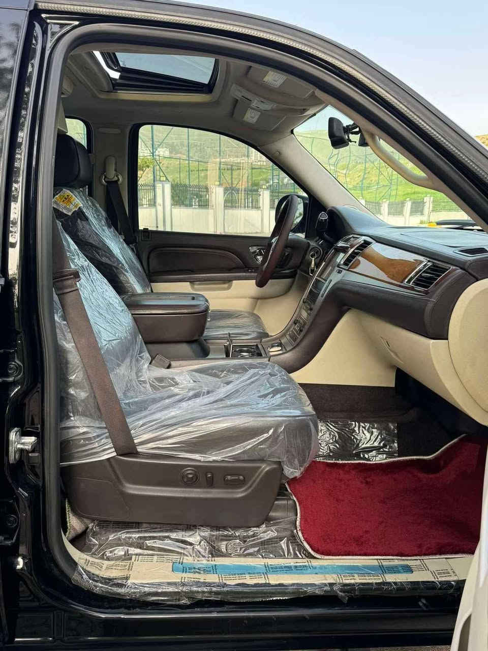 كاديلاك سكاليد موديل 13.. جاهزه.. رقم اربيل صاحبهه الشرعي بالبصرة.. 
*********** الشراب يتصل .. وبالخدمه.. البصرة, العراق
