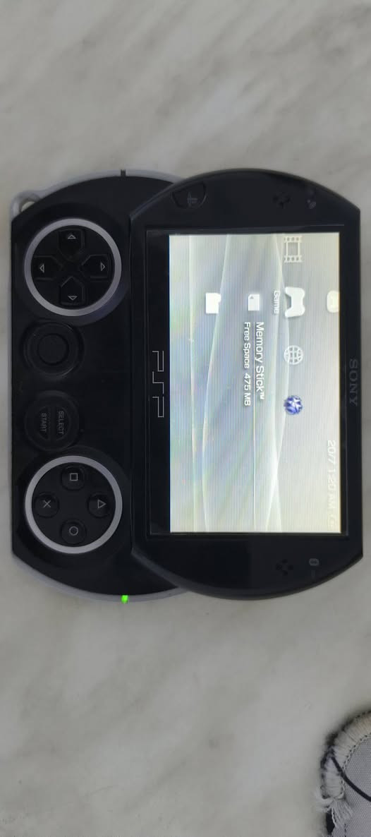 السلام عليكم
PsP go 

كلشي موضح بالفيديو  تشغيل على التلفزيون الجهاز سعره 150 قفل والاقراص ب 50 للعلم الأقراص لكل انواع البي اس بي مكاني البصرة ***********
