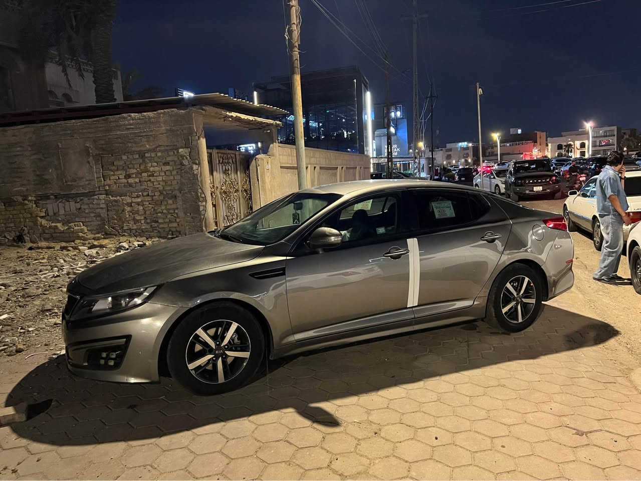 كيا اوبتيما للبيع موديل ١٥ وارد امريكي السياره حادثها بچم وبيها المداكر الورا ماكلات خياس وصابغيهن بالعراق مواصفاتها شاشه كأمره شفتات تحكم ستيرن مانع انزلاق السياره بديها زلغ ما بي ونظيفه ما بيها نواقص كير مكينه خير من الله ب اسمي وتحويل ثاني يوم رقمها ذي قار وتتحول بالبصره عادي عليها منظومه غاز ايطالي كامله وعليها لايتات زنون العالي سعرها ١٠٠ وبيها مجال للاستفسار *********** البصرة, العراق
