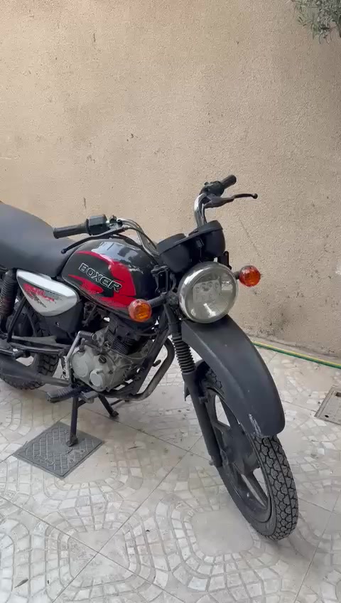 السلام عليكم اخوي 
دراجه بوكسر اوراق اصولي كامله للبيع 
دراجه نضيفه كفرات وكهربائيات كله شغاله الدراجه مفتوحه مره وحده 
دراجه مال جناي خدميه ما متعوبه مكاني البصره قظاء المدينه 
اي استفسار ع هذا الرقم ؟ ( *********** )
