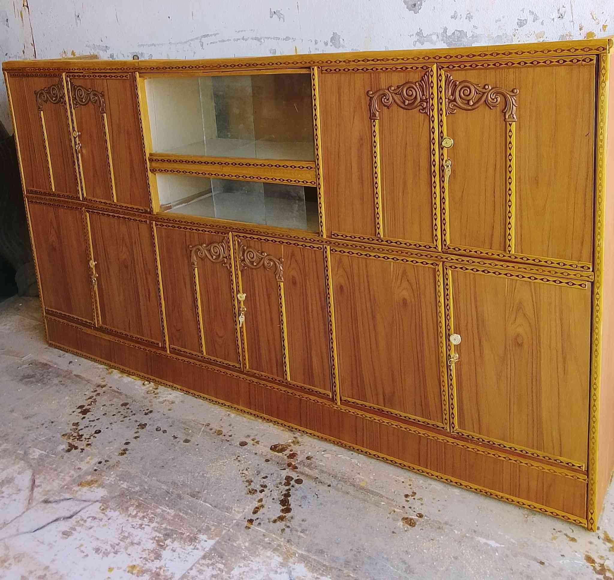 بوفيه مستعمله مترين ونص تسكام للبيع مكاني الشوملي ويوجد خدمة توصيل ***********
