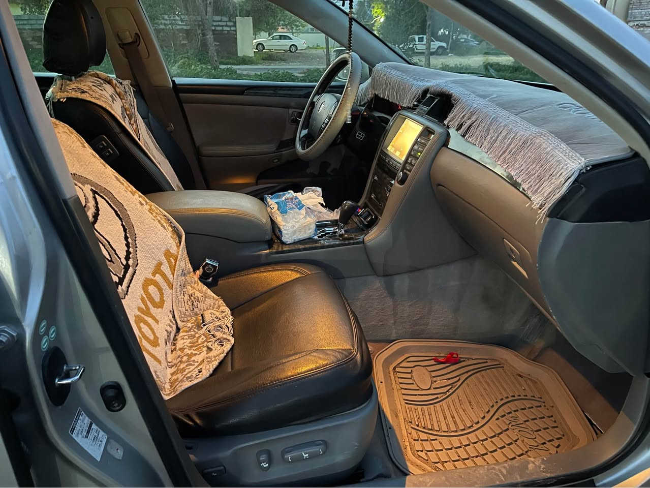 شاهينة مووس مؤديل ٢٠٠٥ گيرو مةگينة بةشةره ت و تةقةو ره قة بةشةره ت و تةبريد ساردو گةرمة بةشةره ت و چوار تاى لوك لةژيريتى و داية سپره ى دانةبةزيوه و ناوه ره ساسية و سي دوو كمة و مةگينة گةوره و گير گةوره ية بي دوكةل وتةنها شؤين مووس كةى بوياخ و ١٨١هةزار روية و سقفةى وه ك شووشة و لاشةى وه ك شووشة 
سعره ى ٥٤وه ره قة 
*********** كيفري, ديالى
