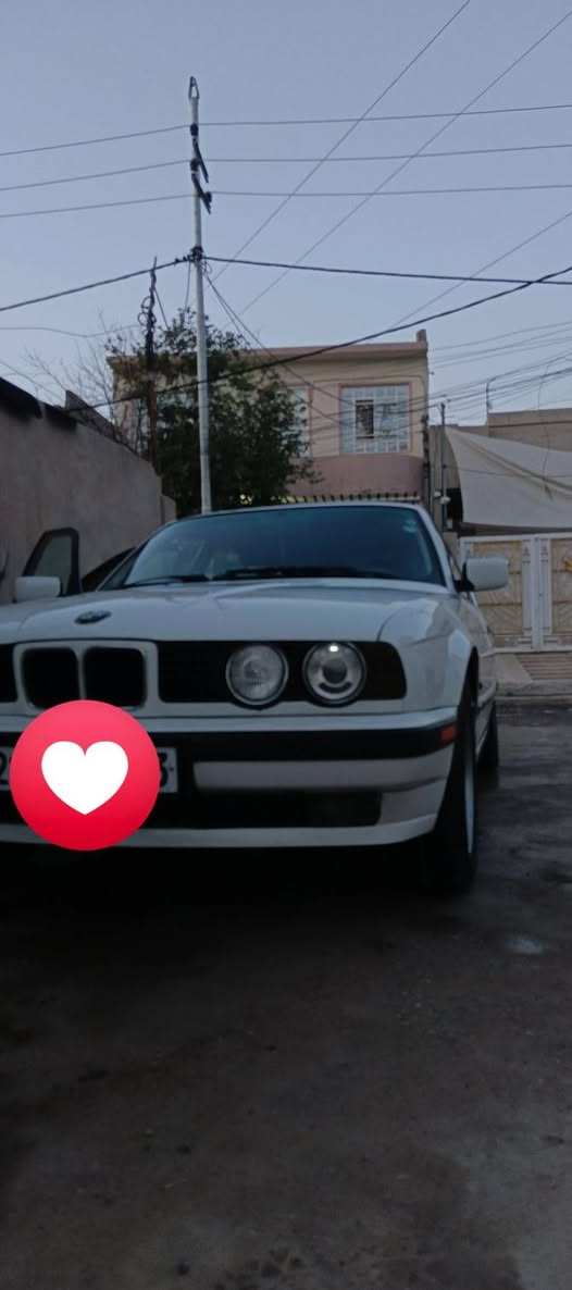 االسلام وعليكم ورحمة الله وبركاتة BMW للبيع كامل مواصفات رقم سليمانية هزة جديدة رقم الماني بدون صبغ فول سيارة مال جنيا قفل 65 رقم الهاتف ***********
