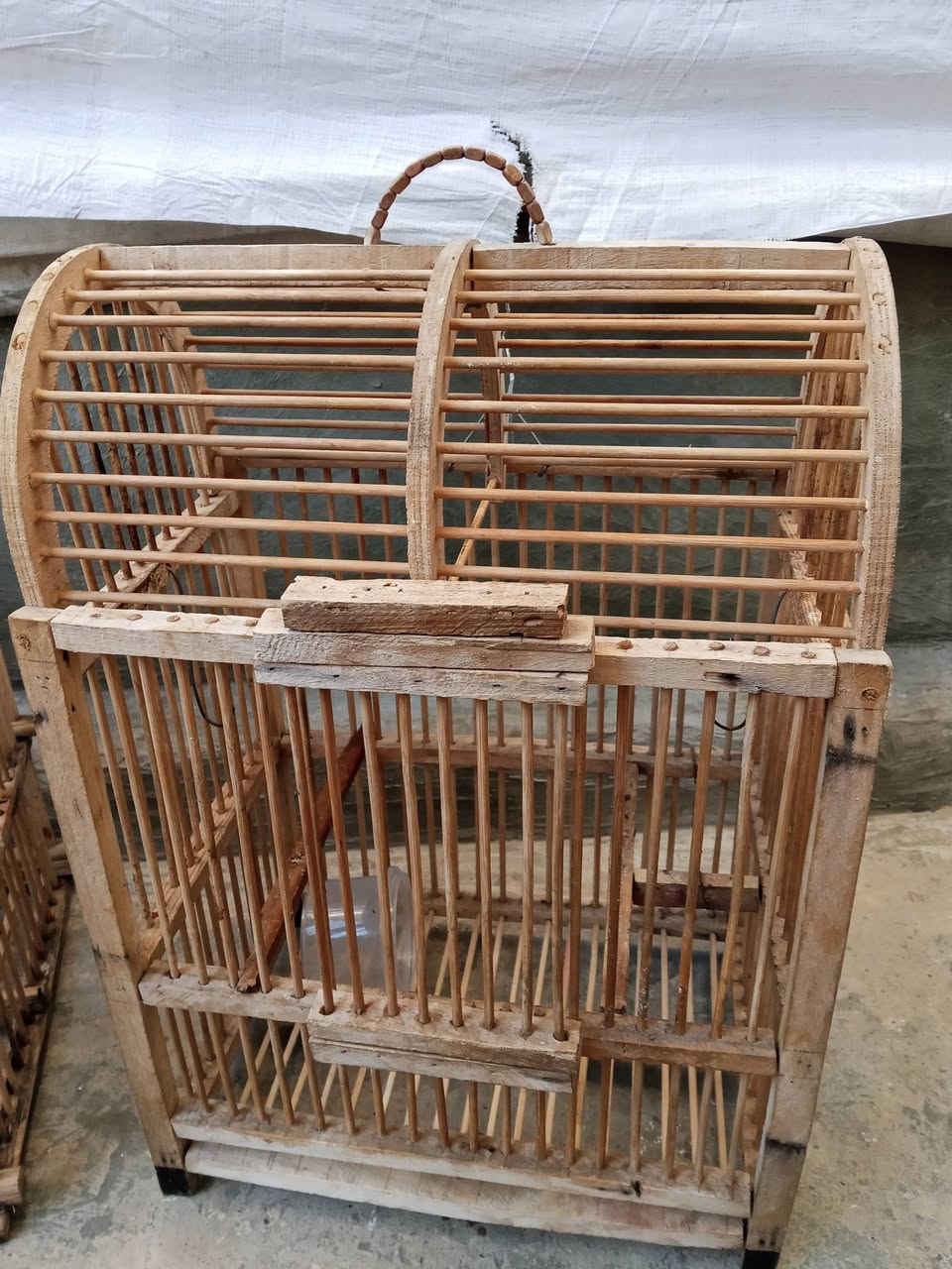 اقفاص3  انضاف مابيهن كسر للبيع شلع لسعر 15 الف قفل قفل لشراي يخبر علرقم ***********
