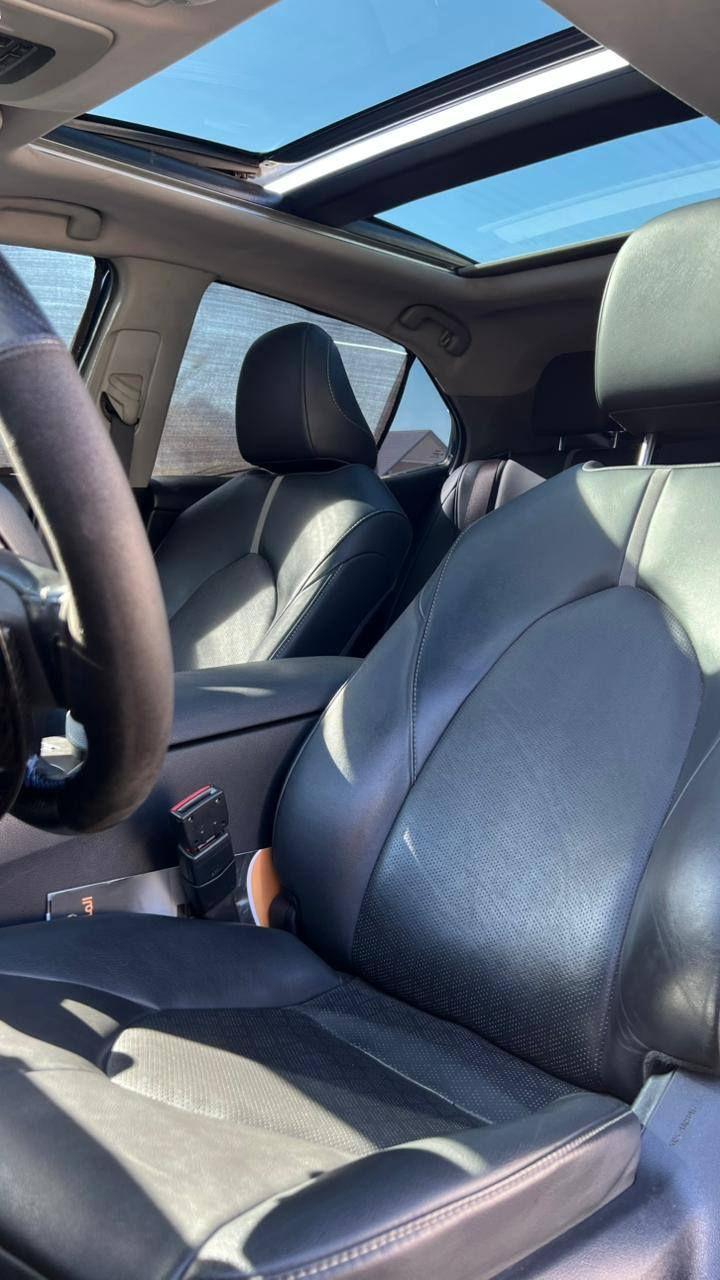 تويوتا كامري XSE: 2023
المحرك: 4 سلندر 2500
الممشى: 29,800 مايل
المواصفات:
بصمة أبواب
بصمة تشغيل
إشارات بالمرايا
إضاءة خلفية LED
LED نهاري
لايت عالي أوتو
جنوط قياس 19
كاميرا خلفية
رادار أمامي تحديد مسار
رادار أمامي وخلفي تحذير اصطدام
رادار جانبي نقاط عمياء
إضاءة ترحيب بالداشبورد
بانوراما فتحتين (Panoramic Roof)
شفتات ستيرن
هاند بريك إلكتروني
ثلاث وضعيات قيادة (Eco / Normal / Sport)
Auto Hold
شاشة كبيرة
تحكم بالستيرن
كروز كنترول + قيادة ذاتية
شحن لاسلكي
مقاعد جلد
مقاعد السائق والراكب كهرباء مع تدفئة
تدفئة ستيرن
إنارة داخلية Ambient Light
الإضافات:
لحية أمامية
حاجب لايت
دوسات
ديفيوزر
سقف أسود
زوائد كاربون فايبر داخلية
بچم أمامي وخلفي كبس
الهزة، السنوية، والرقم كلها جديدة
حالة السيارة:
السيارة بحالة الوكالة وما شاء الله مميزة
الضرر:
حادث جانبي جهة الراكب، صبغ جام لغ والباب وجزء من الباب الخلفي

الموقع: أربيل
للتواصل (واتساب أو اتصال):
***********
***********
