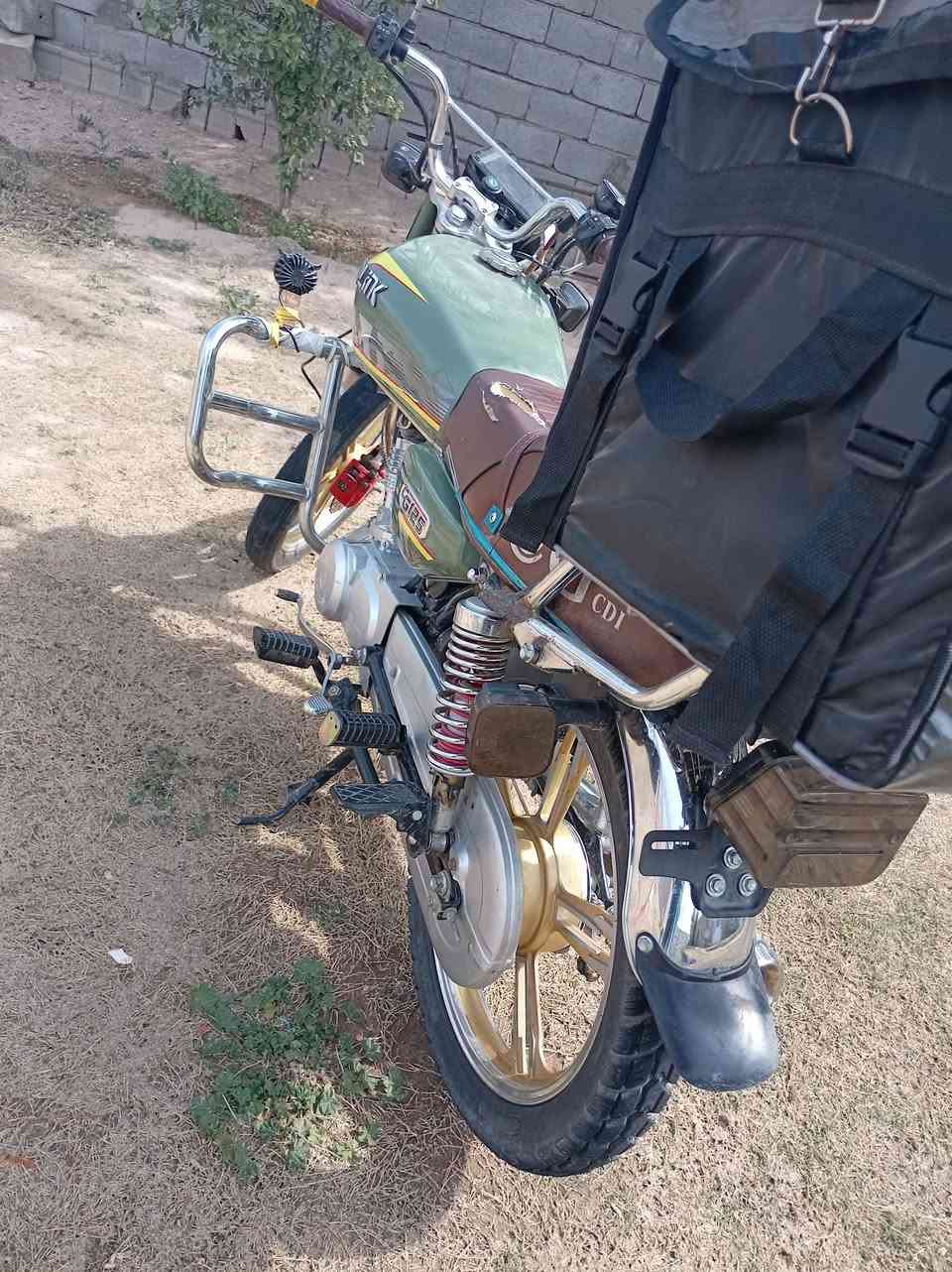 للبيع دراجه سيفان موديل 2024 مكفوله من كلشي كير محرك اوراق موجوده سعر 500وبيها مجال بسيط الي حاب يتواصل ***********واتساب
