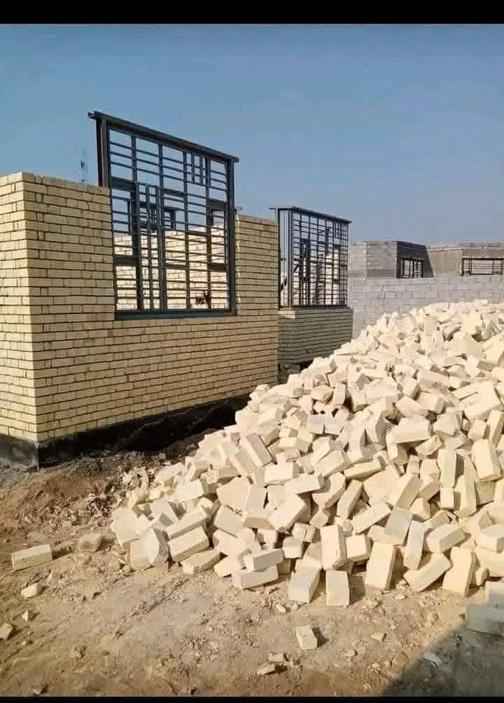 يتوفر طابوق الصلاح 
وعدد الدبل 4300 مضبوط شرط المكلاب
اللون وقالب وركن وقوه  يتوفر ناصرية بصره
الاستفسار ***********
