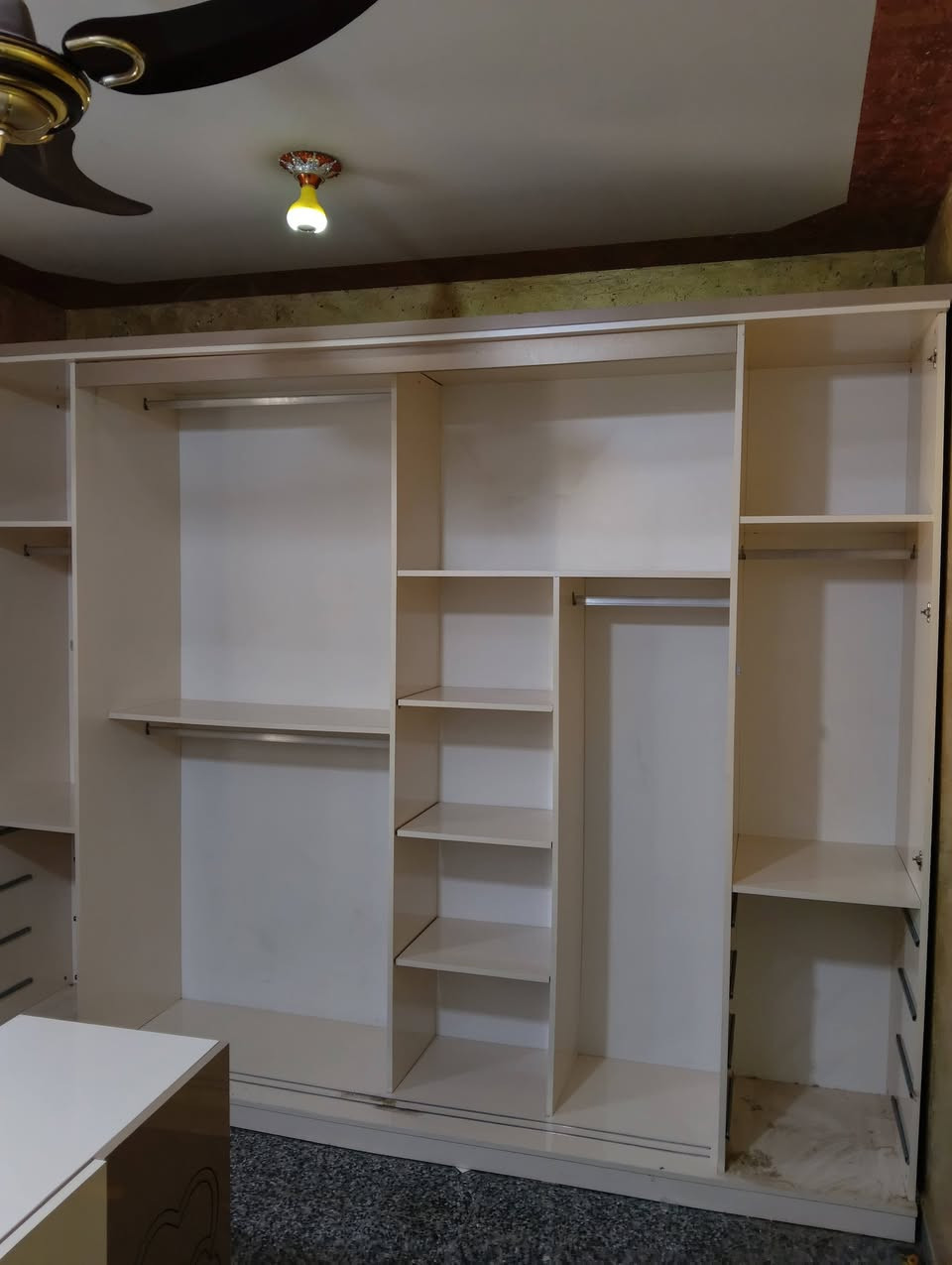 غرفة ترکية نضيفه كلش وضخمه وصبغ حراري اصلي وبرقي جوي حديد وجام ليزري ولون مميز السعر 750 وبيه مجال بسيط اتصال علا الرقم//***********//***********// مكان فلوجه
