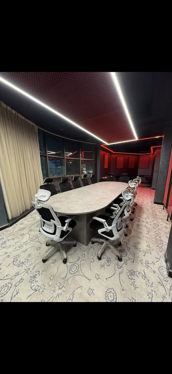 ميز اجتماعات خشب mdf
قياس 280 cm x  طول 
عرض 110cm 
تقريباً 
السعر 350 الف 
بغداد الطالبية
للتواصل ***********
