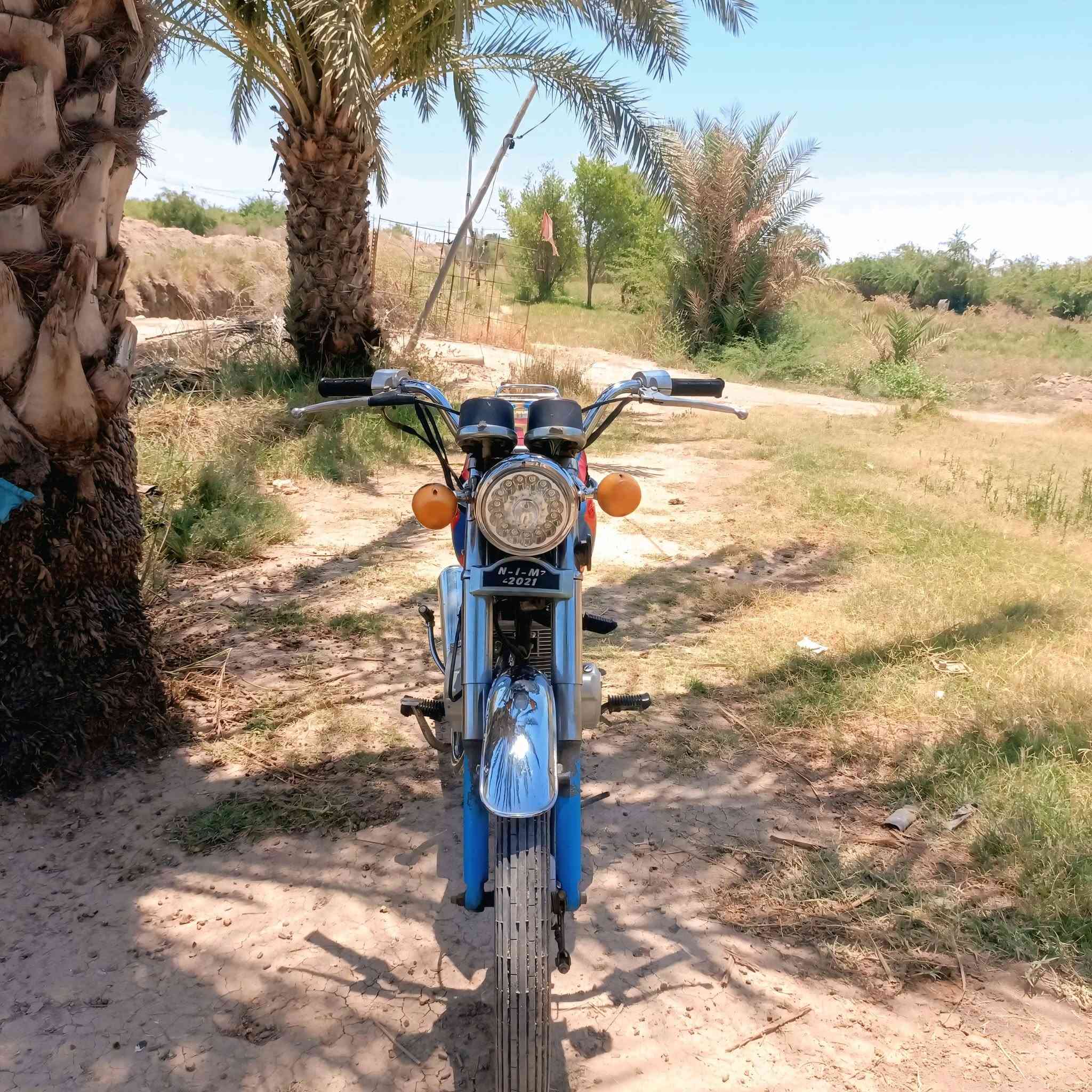 السلام عليكم دراجة للبيع موديل 21أوراق اصولي كهربائية جاهزه مكفوله كفاله عامه سعر 600وبيه مجال مكان قضاء الفجر اتصال ***********
