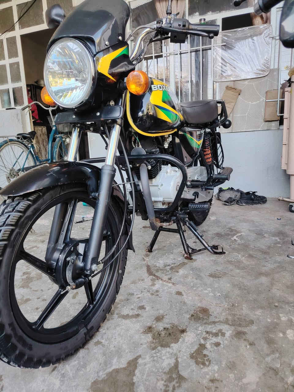 سلام عليكم دراجات للبيع رقم وسنويه 
تايكر موديل 2023محدثه 2025 
ول بوكسر 23 بيهة خيط تبخير مكاين ماملعوب بيهن سعر البوكسر ب2و 100وبيهة مجال ول تايكر مليون وربع وبي مجال مكاني بعقوبة تقاطع السادة 
***********
