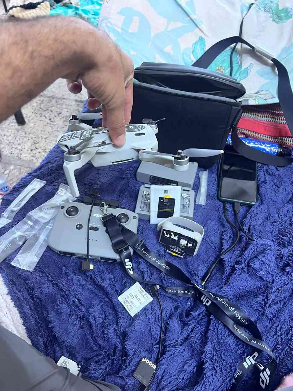 سلام عليكم
طائره درون DJI /mini2ES
للبيع مع جميع الملحقات 
للتواصل 
*********** يتوفر واتساب
