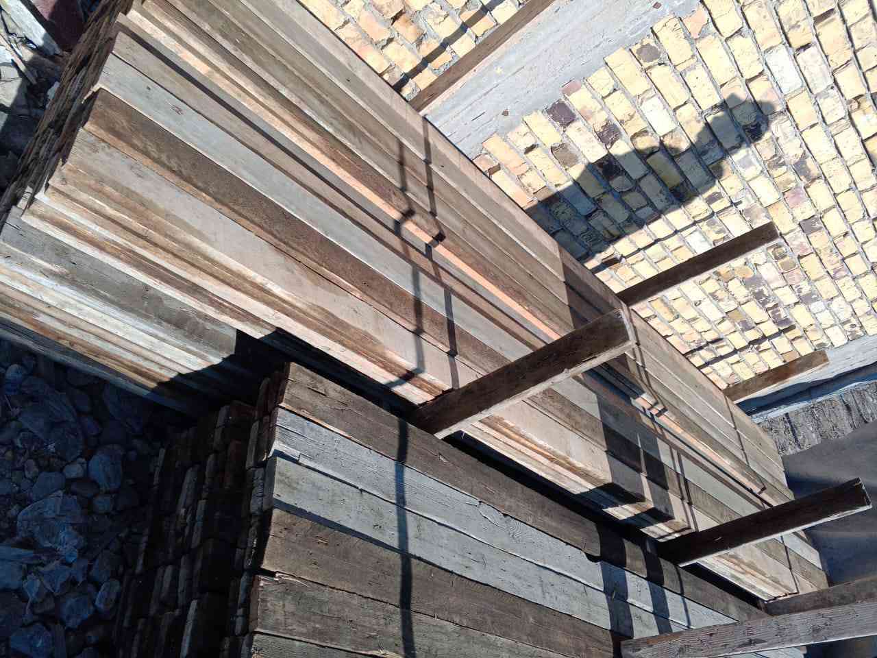 قالب خشب للبيع نضيف تارس روسي العدد ١٠مكعبات نضيف 
مكان بابل ***********
