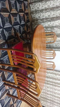 ميز طعام • ٦ كراسي • يحتاج تضبيط