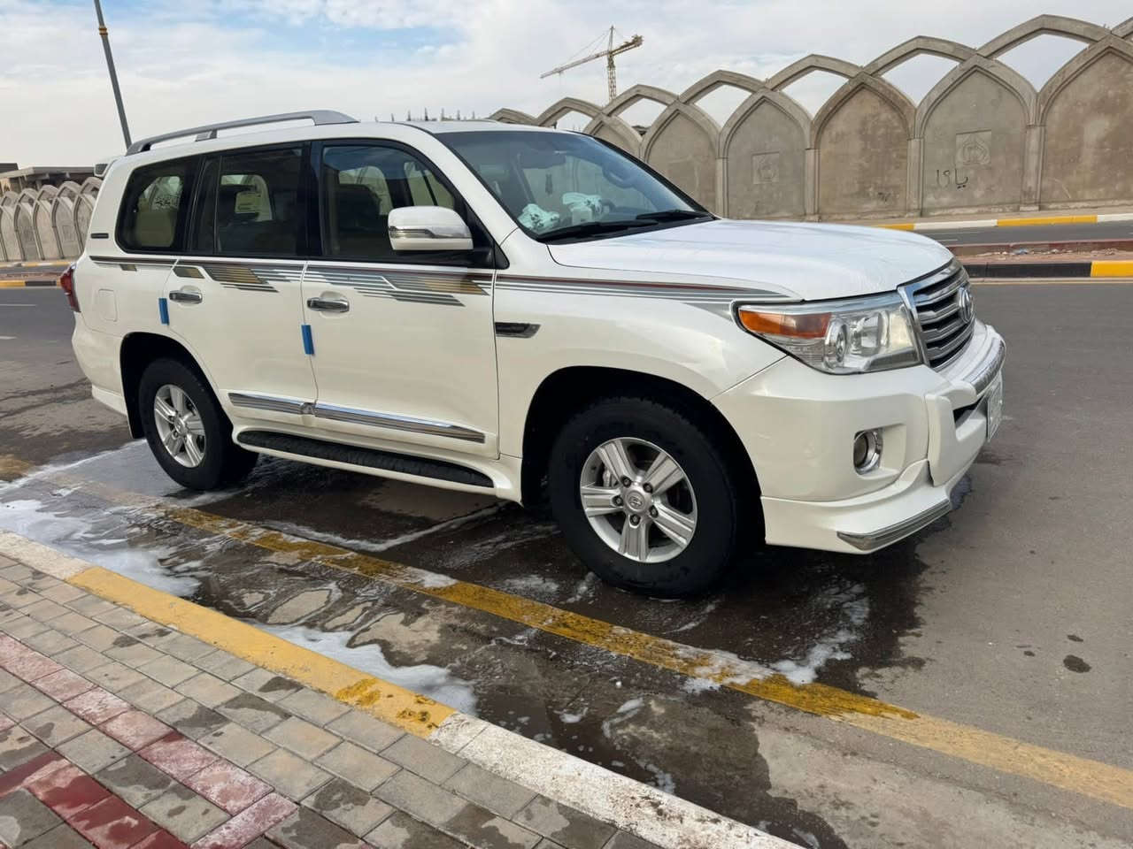 لاندكروز موديل 2009 السعر 268 قابل للتفاوض
للأستفسار ***********
بيها شبرين صبغ بدون ضربة والباقي مكفول 

السيارة فول مواصفات فتحه سقف بصمه تشغيل بصمة ابواب فور ويل شاشه حساسات كامره خلفيه كشنات جلد ثلاث قطع تبريد مكينه 6 سلندر ثلاجه 8 ايرباك مكينه وكير وحداديه مكفولات تبريد ثلج السياره ما ناقصها شي مكان السياره كربلاء المقدسه
