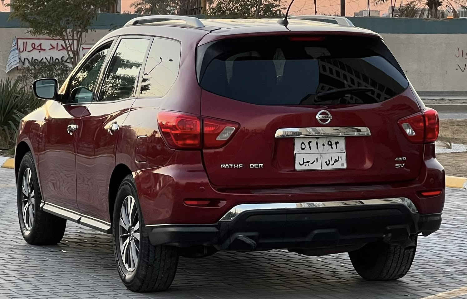 السلام عليكم نيسان باثفايندر ٢٠١٧رقم اربيل شرط تحويل او وكاله
حادث باب الجنطه صبغ وشبر يم قبق البانزين بدون دواخل وكصه البنيد رش كلير 
السياره كلش حلوه وجديده بل عافيه على تكون من نصيبه
مكينه كير جدد مكفولات شرط الفحص
مواصفات SV 
سبعه راكب 
ثلاث قطع تبريد منفصل 
بصمه تشغيل وبصمه ابواب وجنطه
شاشه جبيره 
حساس خلفي كأمره خلفيه 
بجم لايت زنون بلادي عدسه 
فور ويل 
وبعد بيها مواصفات
السعر ١٣٠$ 
مكاني بغداد حي الجهاد رقمي الشراي يتصل 
***********
***********
