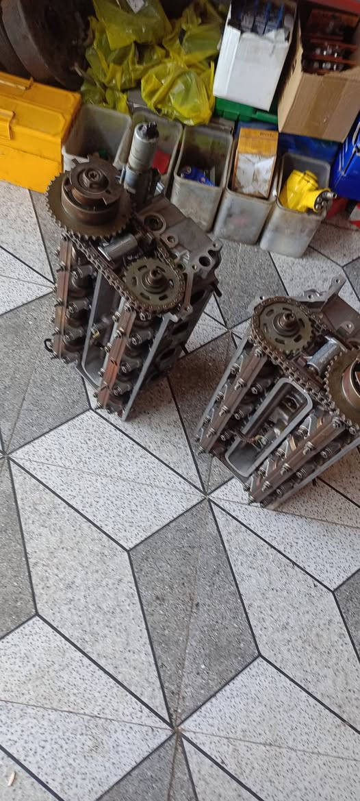 اغراض بي ام للبيع تانكي وكورات اثنين شامله ساجد دروب مكان ببغداد ***********
