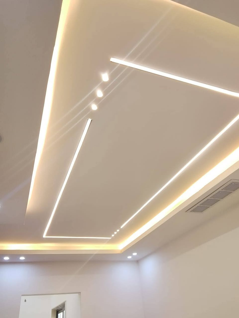 ( دقه - أمان - تميز ) كل هذا لدى لمسات لفن الديكور ✅💵

 -‏ أسقف  جبس بورد
 ‏- ديكورات شاشات 
 -  واجهات منازل

"اسعار مميزة للمساحات الكبيرة
وأعمالنا متطابقه للصور ..✅
ومتقنة وبحرفية عالية 
لمسة جمالية تناسب جميع الأذواق👌 
انواع جبس ذو جودة عالية  مع دقة في االعمل ✅

📌نقوم بجميع الديكورات  للمنازل و الشقق والمحلات
📌 العمل لايشمل الكهرباء

للاستفسار 
***********
***********
موقعنا( كربلاء)
