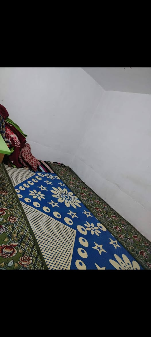 السلام عليكم بيت للبيع مطلوب مبادره [ ٩٥ ] وبليد نريد ٥٠ وبيه مجال للشراي تفاصيل البيت يتكون من غرفتين وصاله ومطبخ وبراني المساحه ١٩٠م خريطه رقم واحد لبيت نضيف ومتعوب عليه الموقع خلف الملعب الشارع الثاني تفاصيل اكثر تصال ***********
