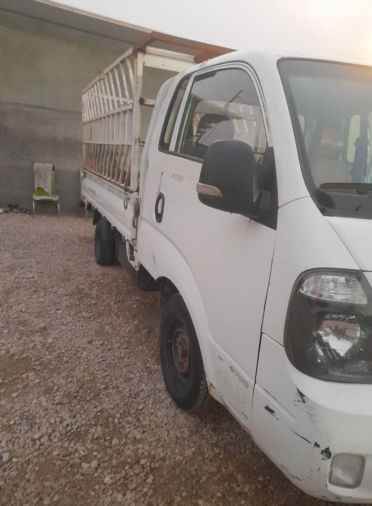 سلام علليكم سياره كيا حمل السكن بابل 2018  السعر 120  الرقم ***********
