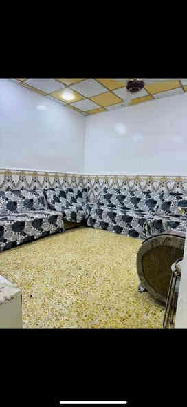 السلام عليكم متوفر بيت 60 متر رهن غرفه وصاله وستقبال ومطبخ وصحيات طابق واحد رهينه 25 وقابل للتجديد العنوان حي الانصار مجاور مدرسه الفارس العربي الاتصال ***********
