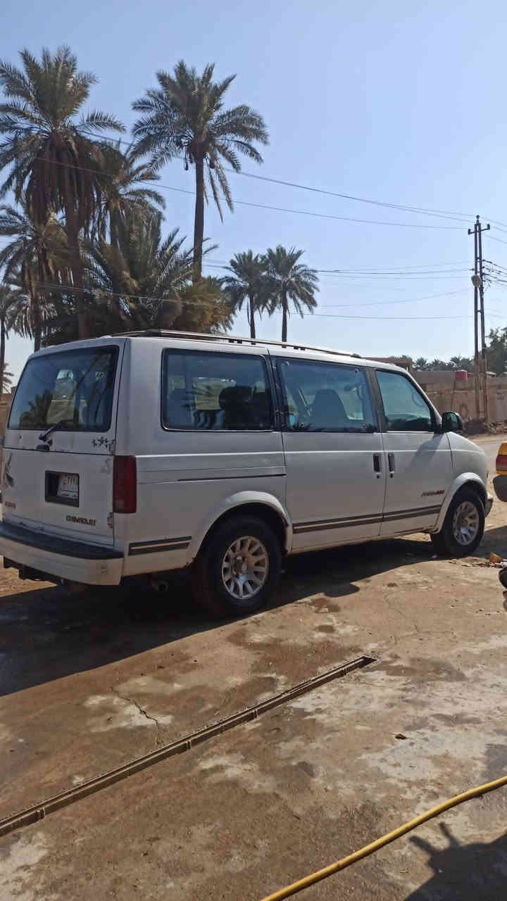 السلام عليكم 
ڤان آستروموديل 2000
گيرمحرك أكسل 
مكفول
تبريدشغال (كمبريسرفريزراديترصوندات) كله مبدل يعني منضومه كامله
حدادة الصدرجديدة
تخم تايرجديد 
مشروع وطني 
سنويه لغايه2027
الرقم ..بغداد 
مكان السيارة. الكاظميه
..***********
ألسعر40 قفل
