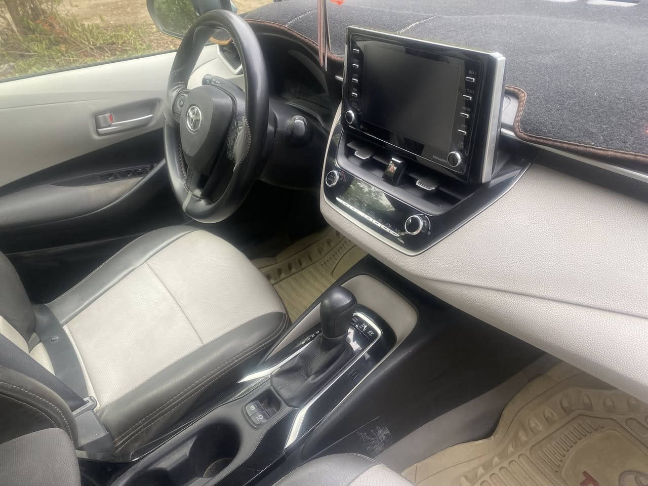 بغداد وارد بيه قطع صبغ  بدون دواخل  محرك وكير  وصدر وتبريد وشاشه وكامره كلها جيد  وبيه مواصفات اخرى مع العلم السياره بصمه والاستفسار اكثر اتصل  *********** والسعر 125
