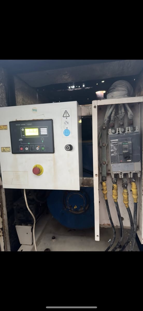 سلام وعليكم بيركز 2300 للبيع كاتم
مكينه سايس ١٠ 

راس تولد ٤٤٠ 

مكينه خير من الله 

على الحمل ابيع 

مكاني كوت 

للستفسار اتصل 

***********
