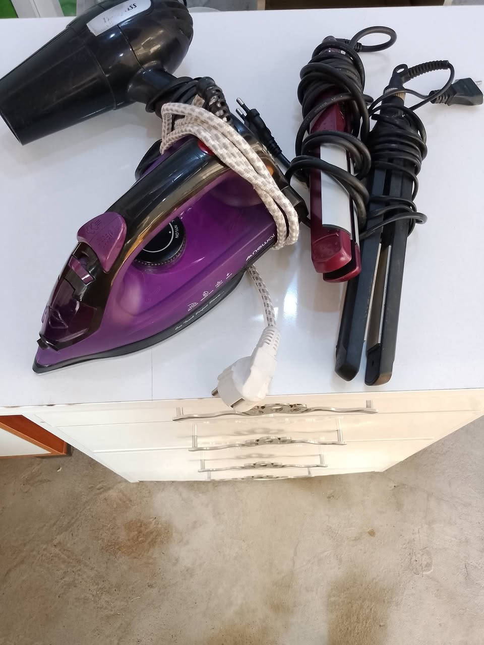 مجموعه غراض للبيع مستعمل نظيف
سيت كدور فافون ايراني 
طبلات زجاج 
مبردة كونفيرا 
مكينة خياطه جزامه
ميز جرار 
أوتي كهربائي 
كاوية شعر 
طباخ منضدي 
نانو 
قنفه 3مقاعد تسكام


**إذا كنت صاحب هذا الإعلان وتريد حذفه لأي سبب، رجاءا أرسل رسالة إلى الدعم الفني**