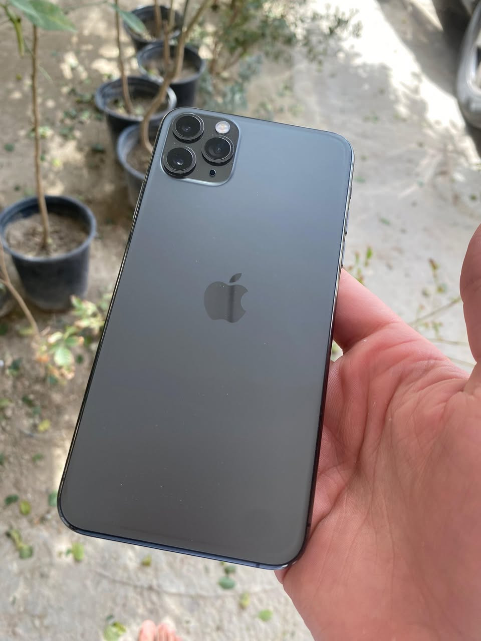 السلام عليكم 11 برو ماكس أسود ذاكرة 256 بطاريته 95 بلادية شاشتة بلادية كلشي بي شغال أيفون حلو ونضيف وتر بروف لاداخل صيانة بدون كارتونة + اربع كفرات هدية مكاني بغداد 
***********  👉 بي واتساب فدوة لوجهك الحلو اذا مو شراي لاتعبني ولاتتصل ❤️❤️
