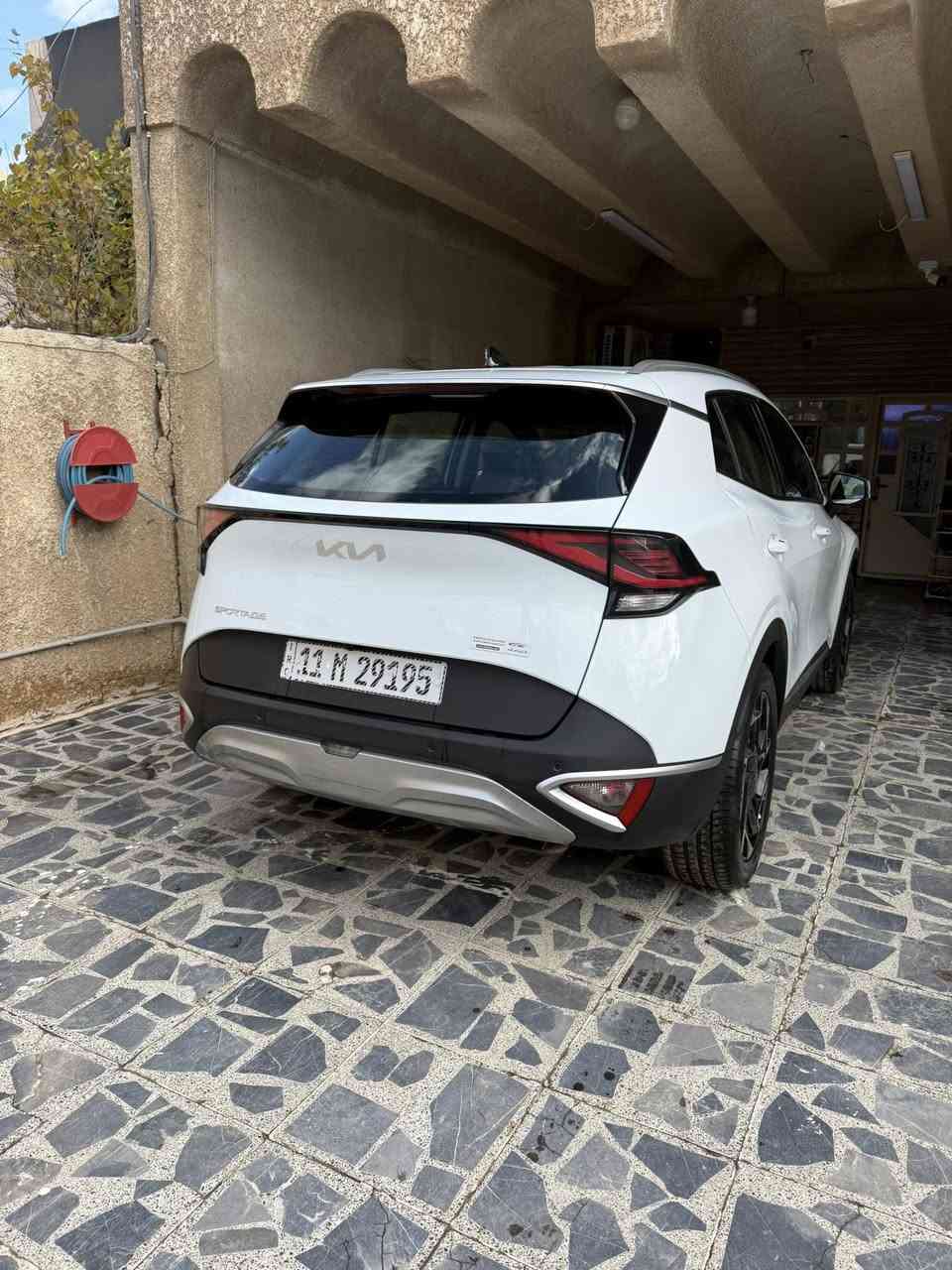 سلام عليكم
سبورتج ٢٠٢٣ خليجي ضمان الدوليه 
مواصفات حساس امامي خلفي شفتات ستيرن تدفئه بلكشنات تبريد قطعتين تحكمات ستيرن مانع انزلاق ايرباكات بيها رصعه مسحوبه بارد بلباب الخلفي والباقي كفاله عامه
السياره ماشيه ٤٠ الف
السعر ٢٢٠ $
مكان السياره بغداد الغزاليه
***********
