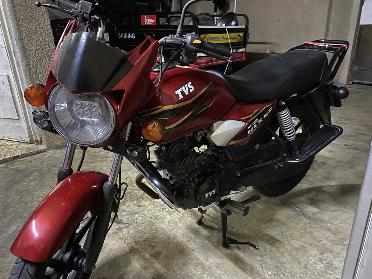 دراجه TVS هندي خمسه كير مرقم بغداد مشروع وطني بسمي السعر ثنين مليون وميه ليحب يراسل فيس أو عرقم ***********
