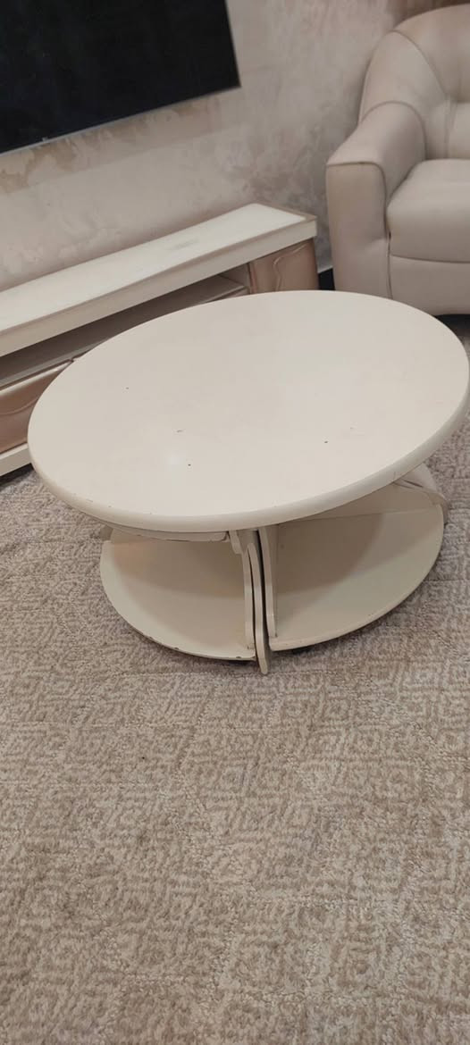 ***********
شراي يراسلني واتساب 
قيم واخذ ( دوشك كاوله وطبلات ميز تلفزيون ) 
عنوان بغداد حي الجامعه
