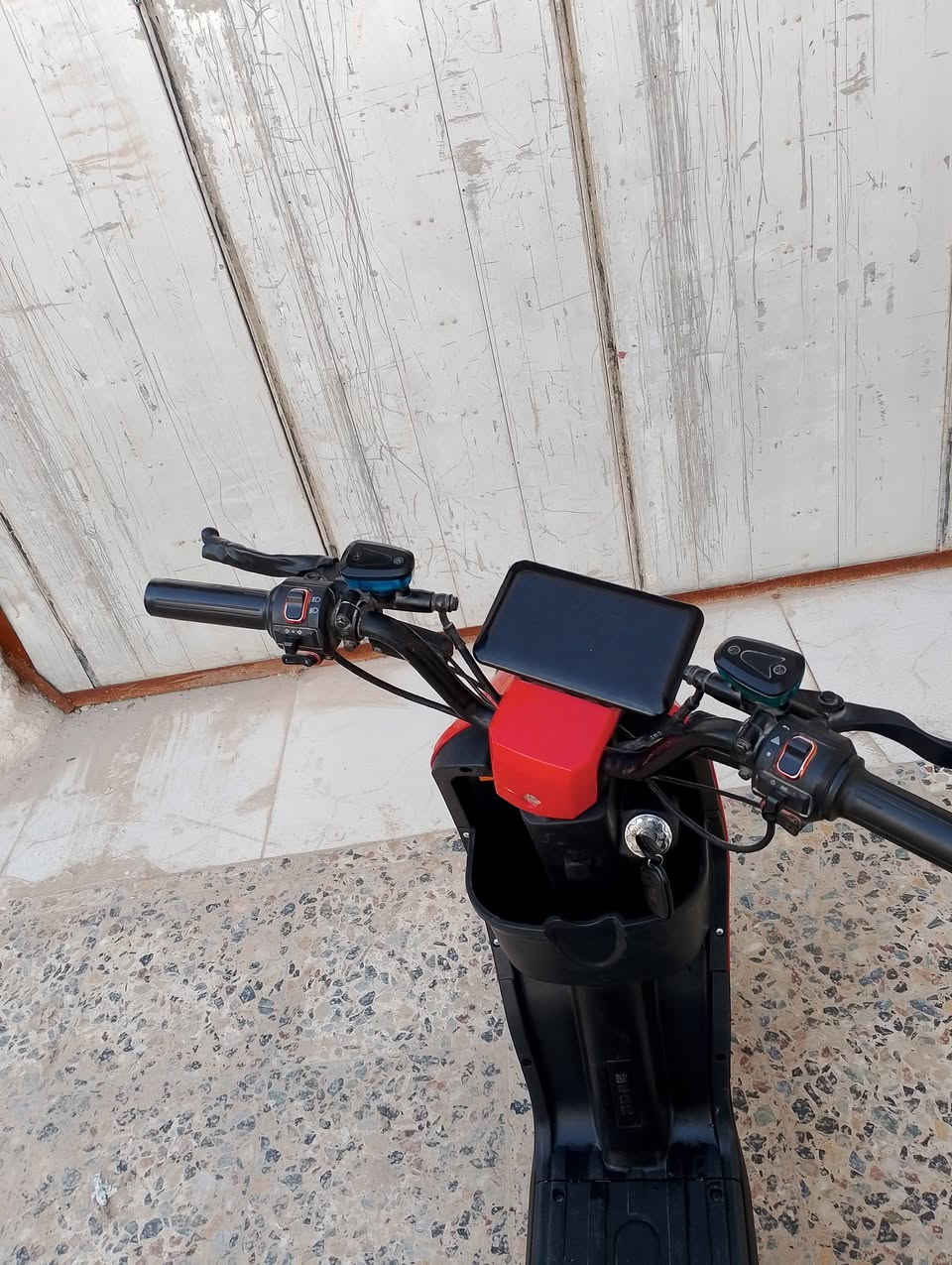 السلام عليكم دراجه شحن R9  بطاريات 5 دبل  كبار  الدراجة  ما بيها اي عطل السعر 450 وبيها مجال بسيط العنوان البصره الزبير الاستفسار***********
