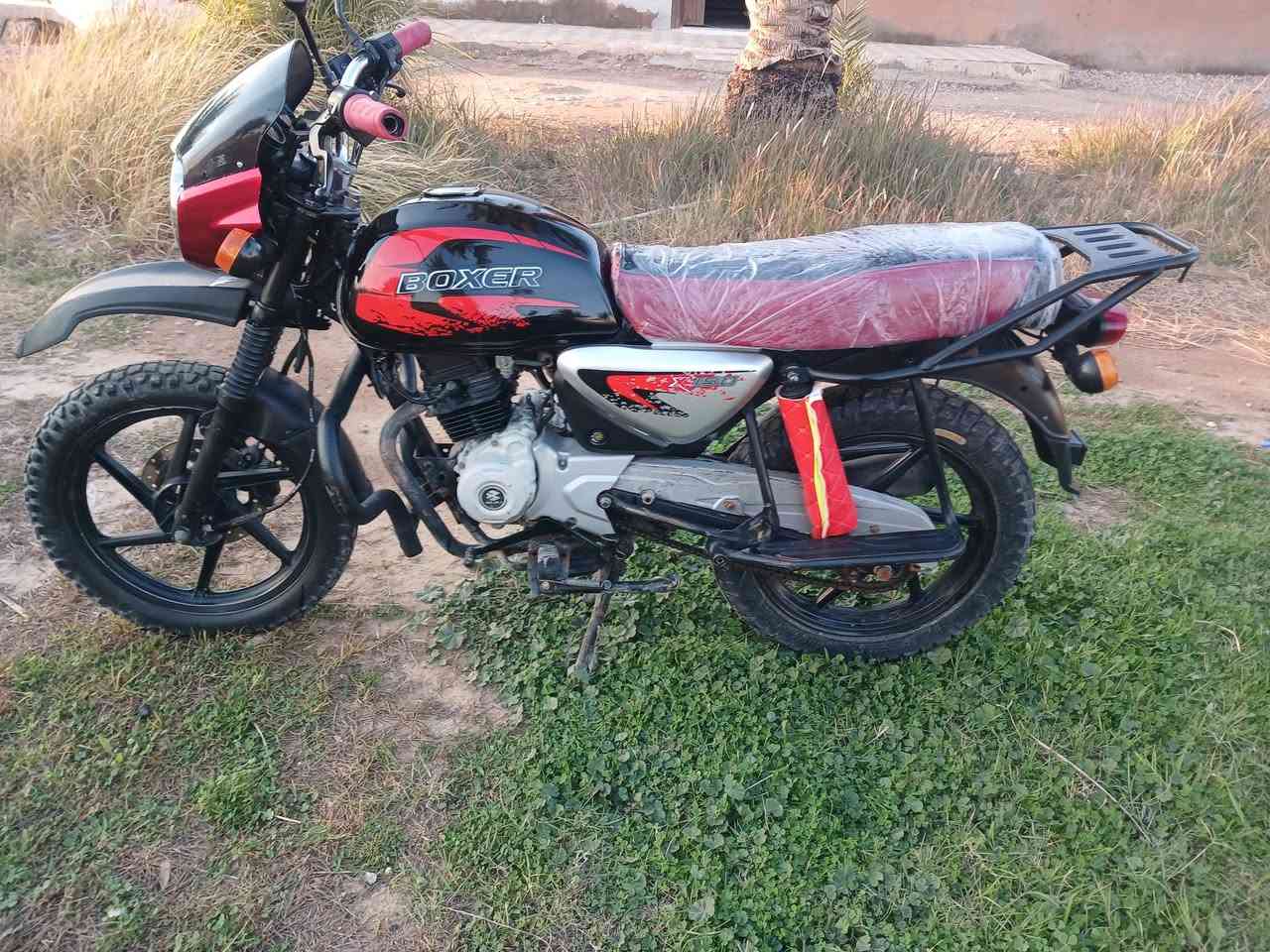 بوكسر مديل ٢٢ اوراق اصوليه 
محرك شركه 
مكاني ديالى مندلي جسر النفط 
السعر مليون و250
***********
