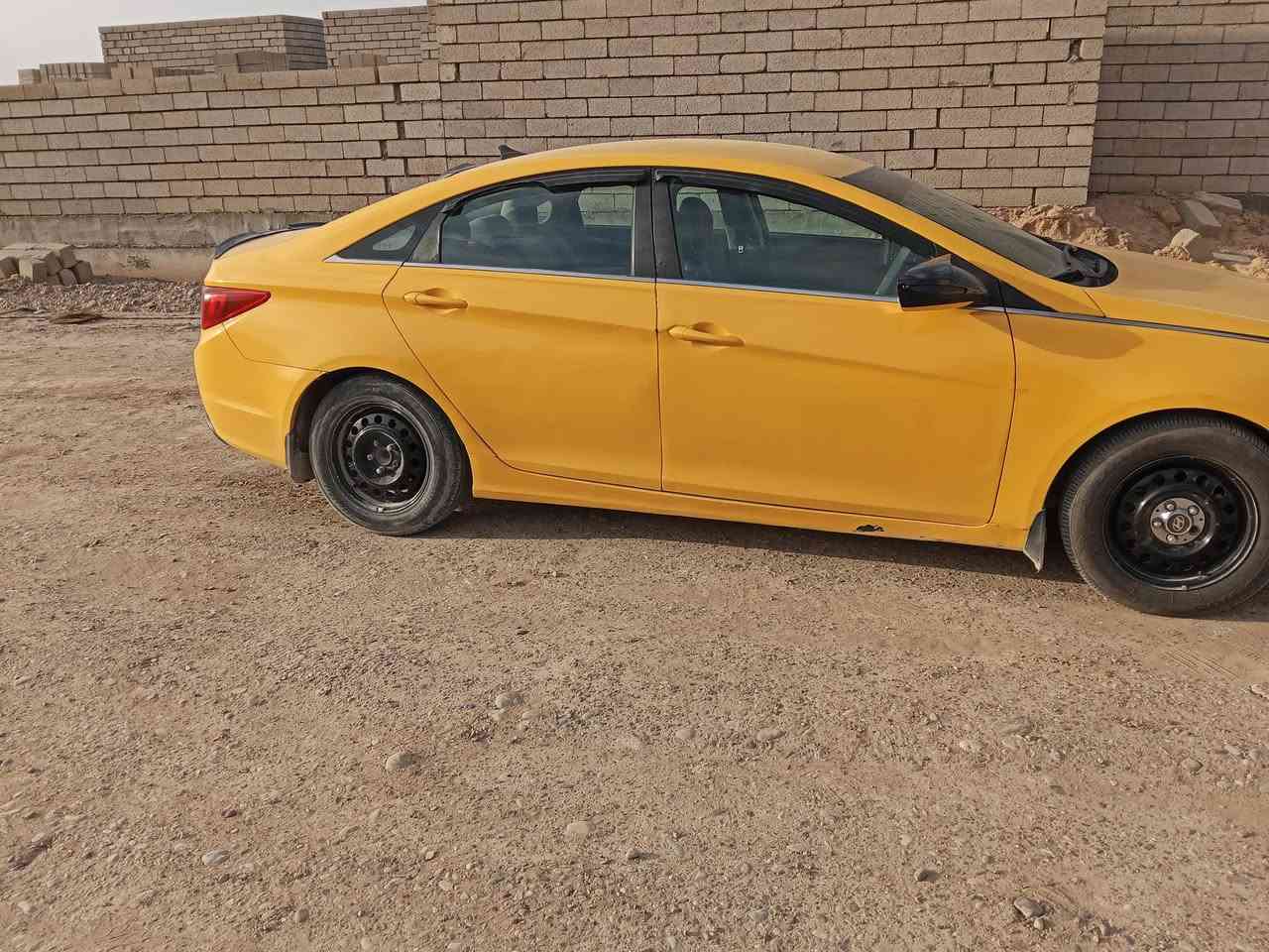 سوناتا مضلع 2011 
وارد امريكي محرك 2400 
كير محرك بشرط 
تخم تاير جديد 
صدر جديد 
كهربائيات كلها شغالة 
بيها ضربة بل تكمة مال سايق فقط  
رقم انبار
مشروع وطني سنوية جديدة 
هيئة وغرامات مصفرة 
سعر 65 مكاني تكريت بيع او مراوس 
***********
