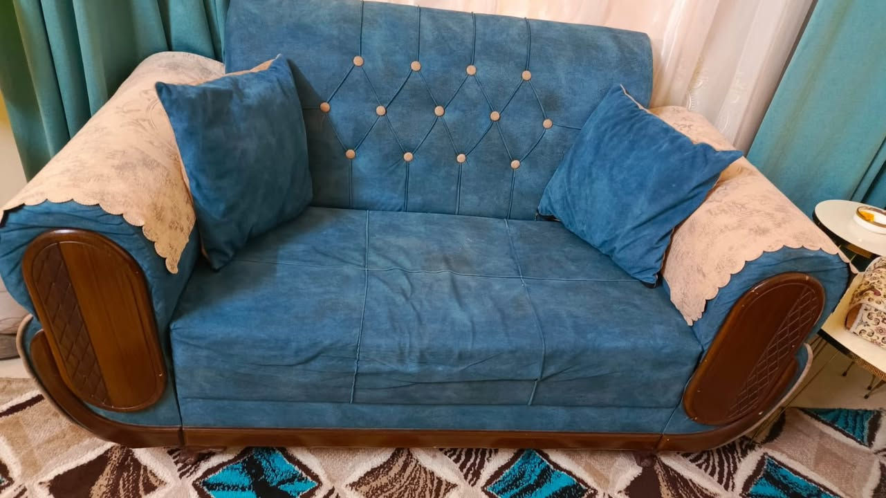اثاث مستعمل للبيع
تخم قنفات ١٠ نفرات بحالة جيدة

ميز طعام قابل للتكبير مع 3 كراسي 

طبلات نوعين مثل ماموضح بالصورة

دوشك نفرين بحالة جيدة طبي
المكان الشعب السريدات


**إذا كنت صاحب هذا الإعلان وتريد حذفه لأي سبب، رجاءا أرسل رسالة إلى الدعم الفني**