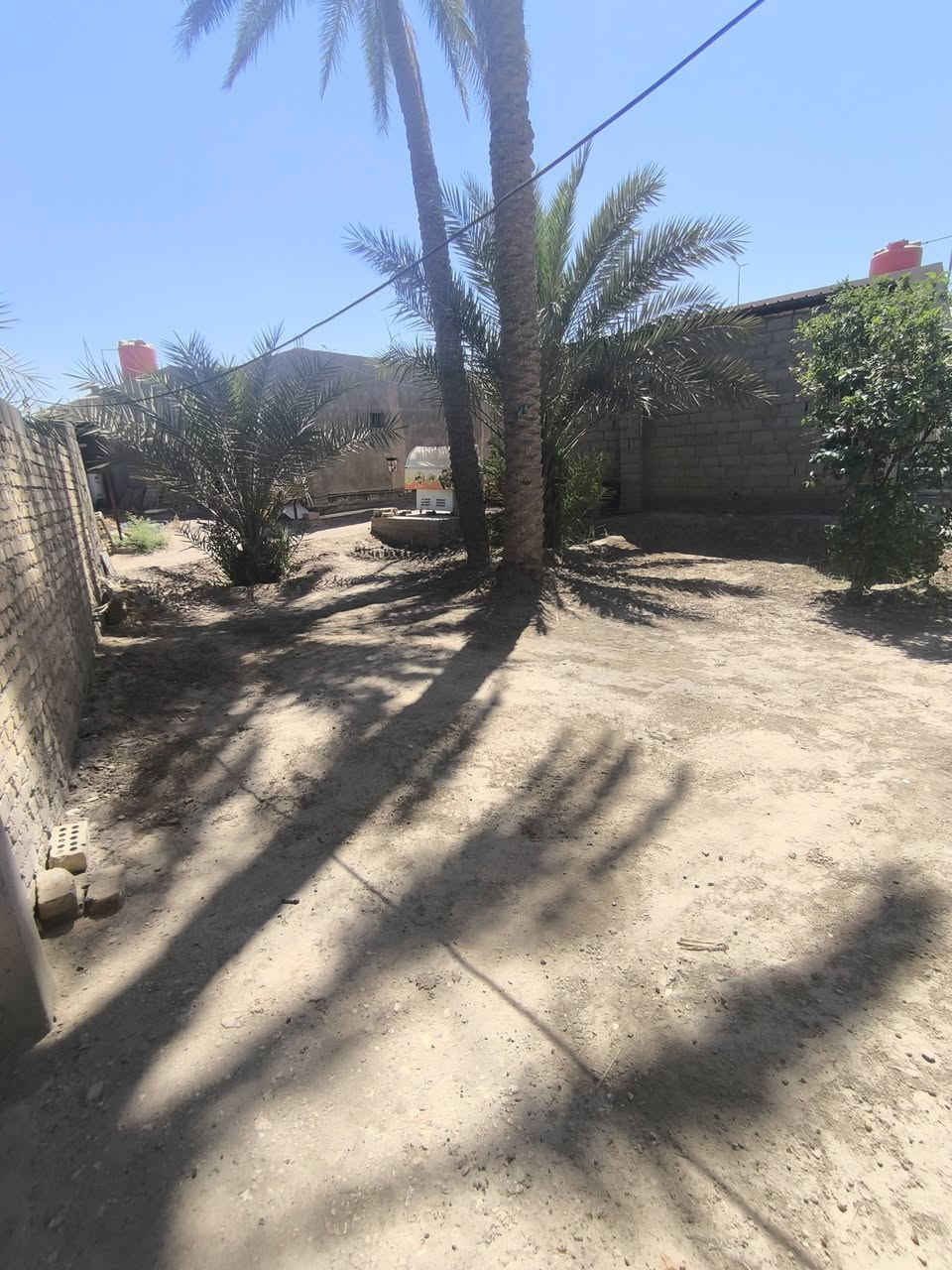 للبيع
قطعة تجاريه مساحه 190 متر على طريق حله بغداد محاويل قرب مطعم اكليل الجبل 
الاستفسار
***********
***********
