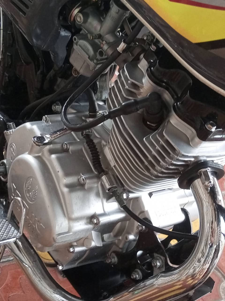 دراجه ٤ كير مال وكيل شاصي ٢١ وغراضه ٢٥ 
كفاله عامه ***********بي واتساب
سعر 1300 وبيه مجال لوحات نكليزي شرط مداور
