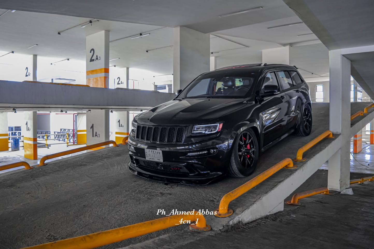 السلام عليكم ورحمة الله 💐
سيارة مميزة ومصروف بكد سعرها ( السيارة اصل srt 8 )
السيارة 850 حصان 
عليها 
 🔥supercharger whipple 2.9 L 
——————————————————
معدلين عليها تزويد من شركة hpp
Stroker kit packeg ستروكر كت كامل 
بساتم - ذراع - كام شفت - رولات 
عليها هدرز 
كزوزات كورسا اصل 
السيارة من ال A to Z مرتبة 
تعديل وتزويد وبرمجة البطل مصطفى ايكل 
شباب السيارة وارد امريكي فول مواصفات للاخير ١/١  ( موديل ٢٠١٥ - ماشيه ٩٣ ميل 
ابرز المواصفات 
- رادار امامي 
- ⁠بنوراما 
- ⁠كشنات كنتار وسقف شامو 
- ⁠كشنات تدفئة تبريد 
- ⁠سقف روز رايز 
- ⁠جنطة كهرباء 
- ⁠تشغيل عن بعد 
- ⁠كير تبترونك - شفتات 
- ⁠مري قلاب 
شباب السيارة فول مواصفات للاخير اعلى مواصفات بال srt (ضرر السيارة بسيط ) 
بدون اي دواخل وصور امريكا موجوده الي يحب يدزلي ع الواتس اب  

السعر. 245$ وبي مجال 
شباب السعر كلش مناسب 

مكان السيارة بغداد - حي الجامعه 
للاستفسار.  ***********☎️
السيارة جميلة جداً مشاركة ببرنامج 
 Arab GT special cars 
رابط الحلقة الي يحب يشوفه
