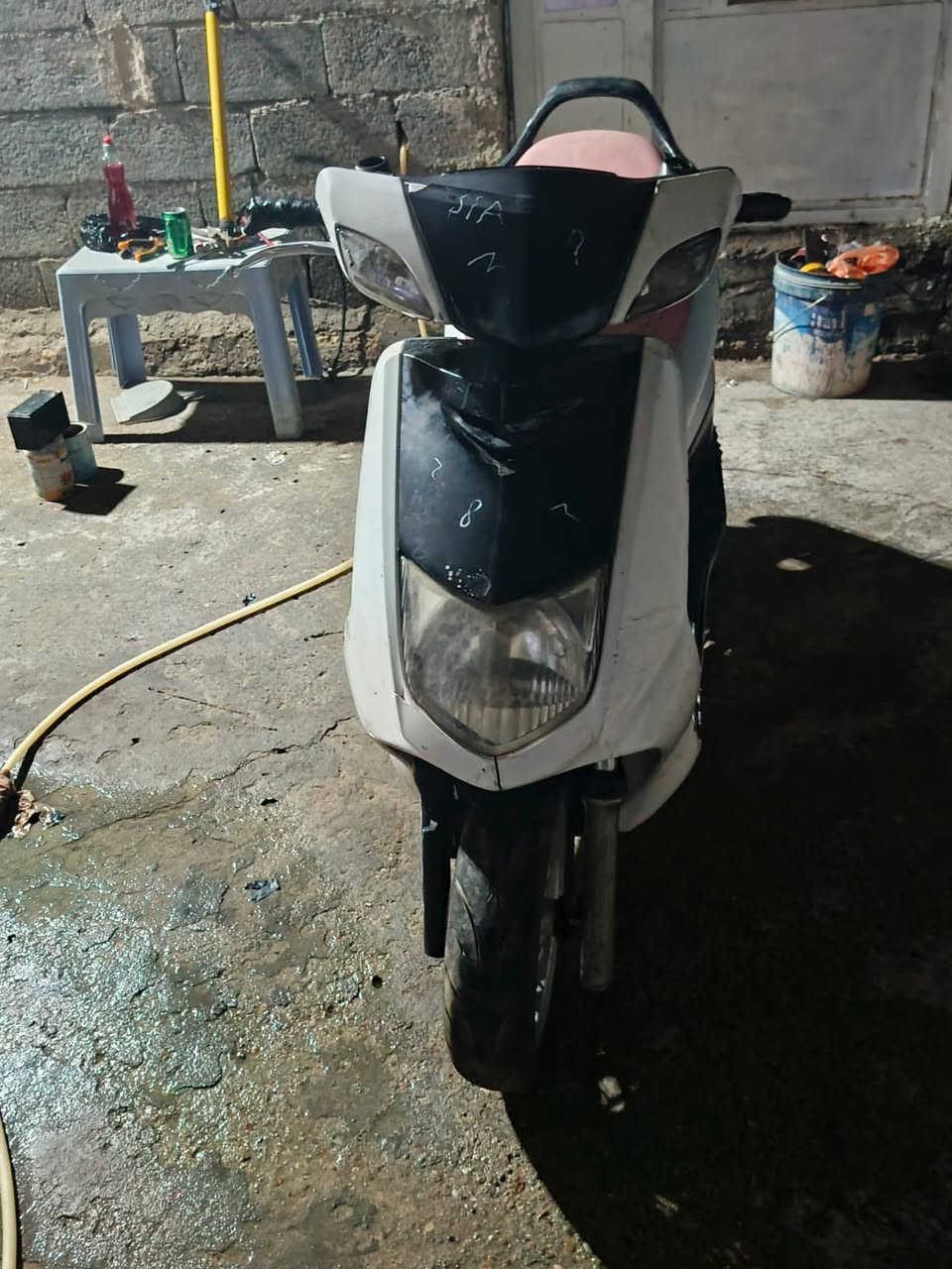 سلام عليكم سكنس نثيه للبيع نقص كابريتر وهيه بيهه كابريتر وتخربط وباتري فقط سعر ٢٠٠ وبيهه مجال مكان الشعله ***********
