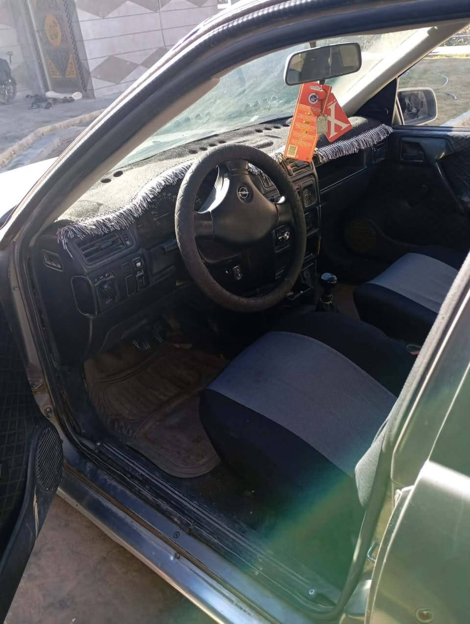 سياره فكترة موديل 91 محرك 1600 بدون اي ضرر سياره حلوه السعر 30$ وبيها مجال بسيط
***********
