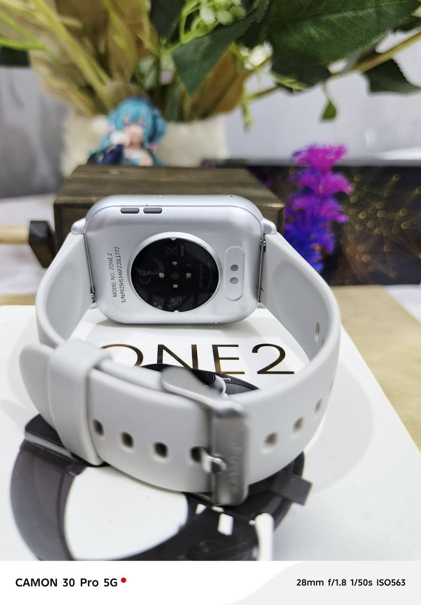 ساعة شاشة اولد زون 2  UK بريطاني اصلي شحن 7 ايام مع الأستخدام السعر 20     ***********
