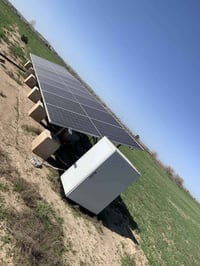 طاقه شمسيه زراعيه للبيع ٢٠ انبير مع موطور كهربائي  السعر 2500.... 0773...