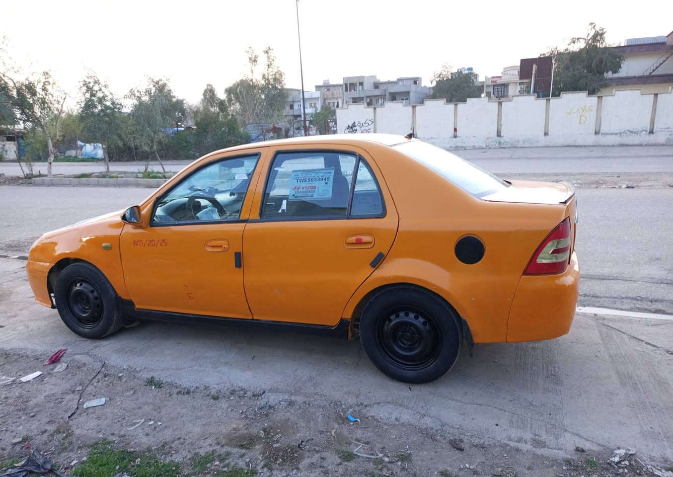 السلام عليكم جيلي سيكي موديل 2012 رقم كركوك الماني شرط الوكاله والتحويل بيه دفتر بانزين جازه ماناقصه كلوب البيع او تخم تاير جديد محرك كير صدر باتري عبوه بانزيز جديه السياره متعوب عليه  مراوسه حسب القناعه
السعر 28 وبيه مجال
العنوان كركوك 
رقم الهاتف ***********
