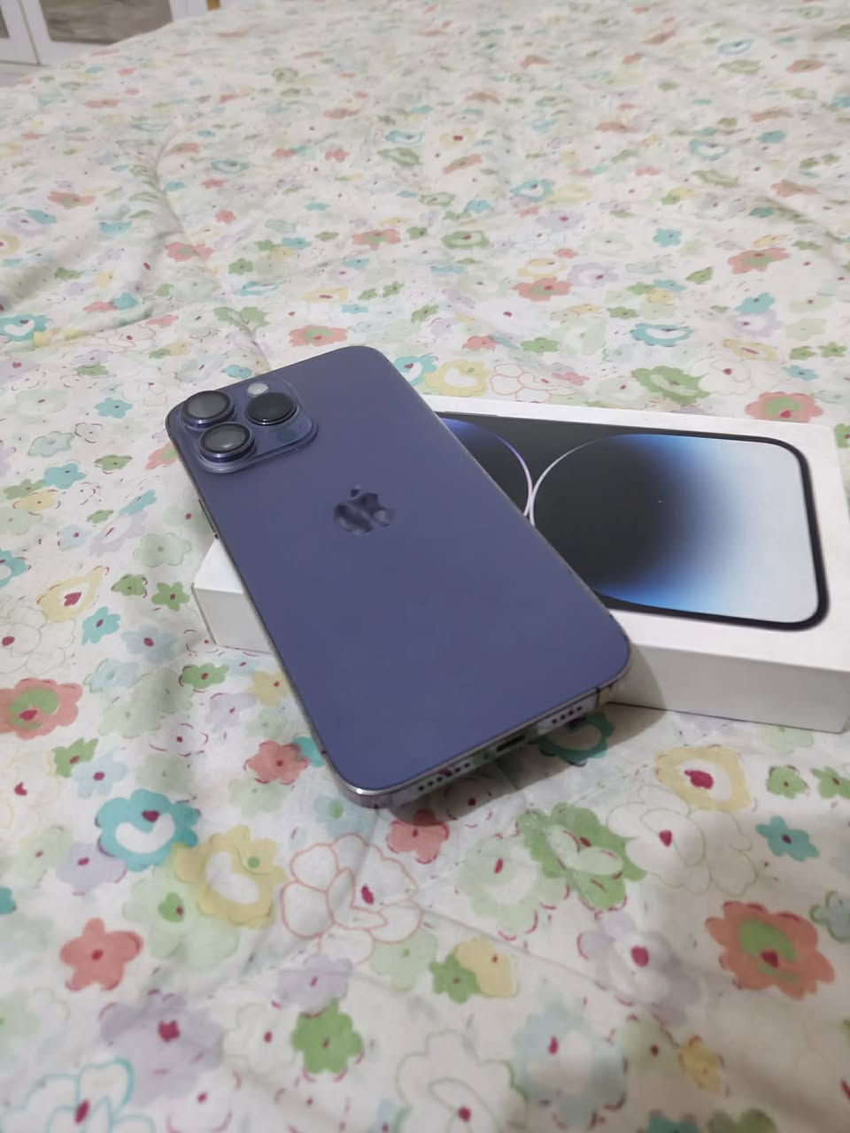 سلام عليكم آيفون 14 برو ماكس ذاكره 256 مبدل شاشه 3 خيارات حلوه الشاشه عربي شرق اوسط وياه كارتونه مالته والشاحنه جهاز سعره ٦٥٠  بي مجال بطاريه 84 الاستفسار ***********
